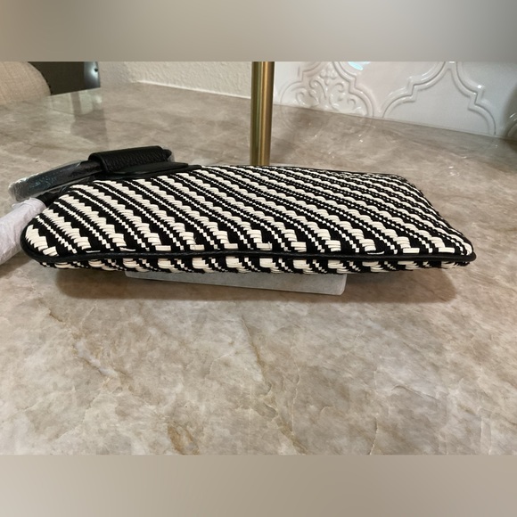 HOBO Women's Sable Wristlet Clutch New With Tags - Picture 8 of 16